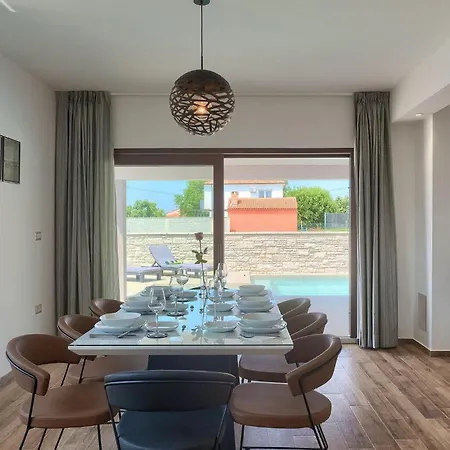 Roma 別荘 プーラ